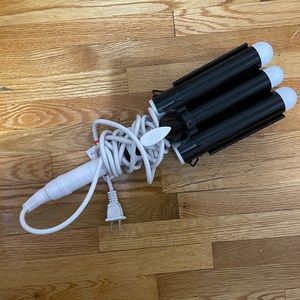 Brand new Bondi Boost Wave Wand